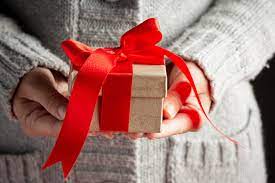 Let your employees feel happy with smiles and gifts